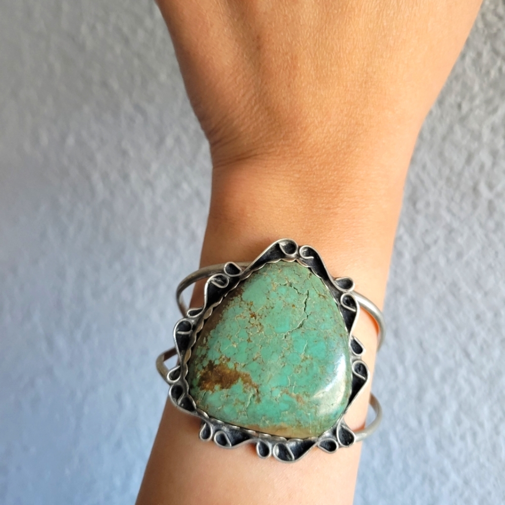 Vintage/Old Pawn Sterling Silver Turquoise Cuff Bracelet